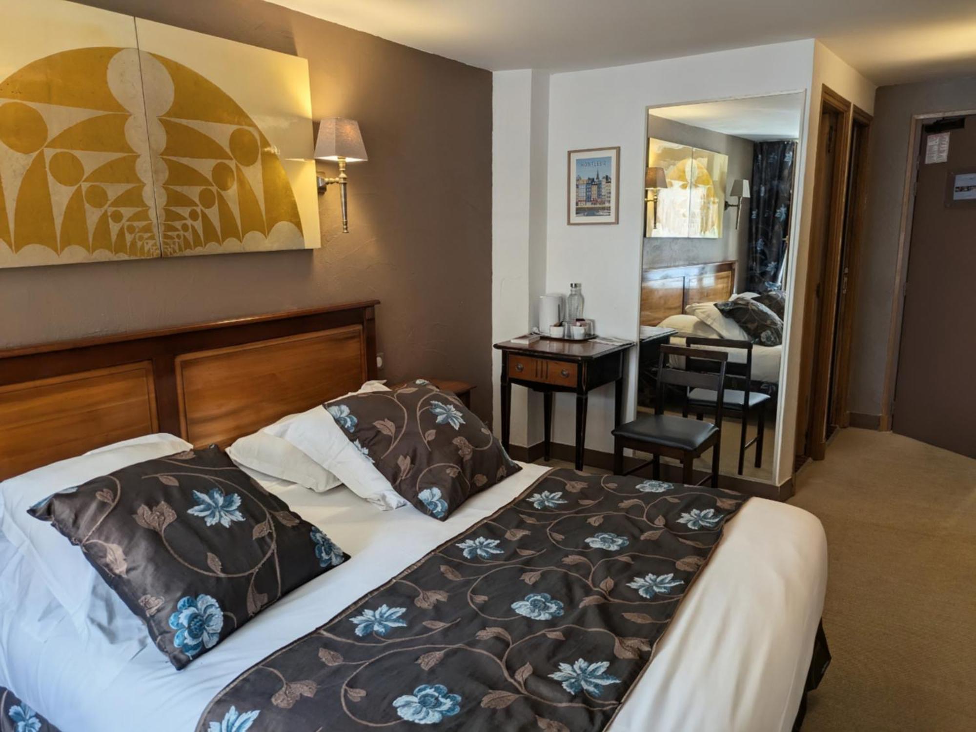 Superior Queen Room